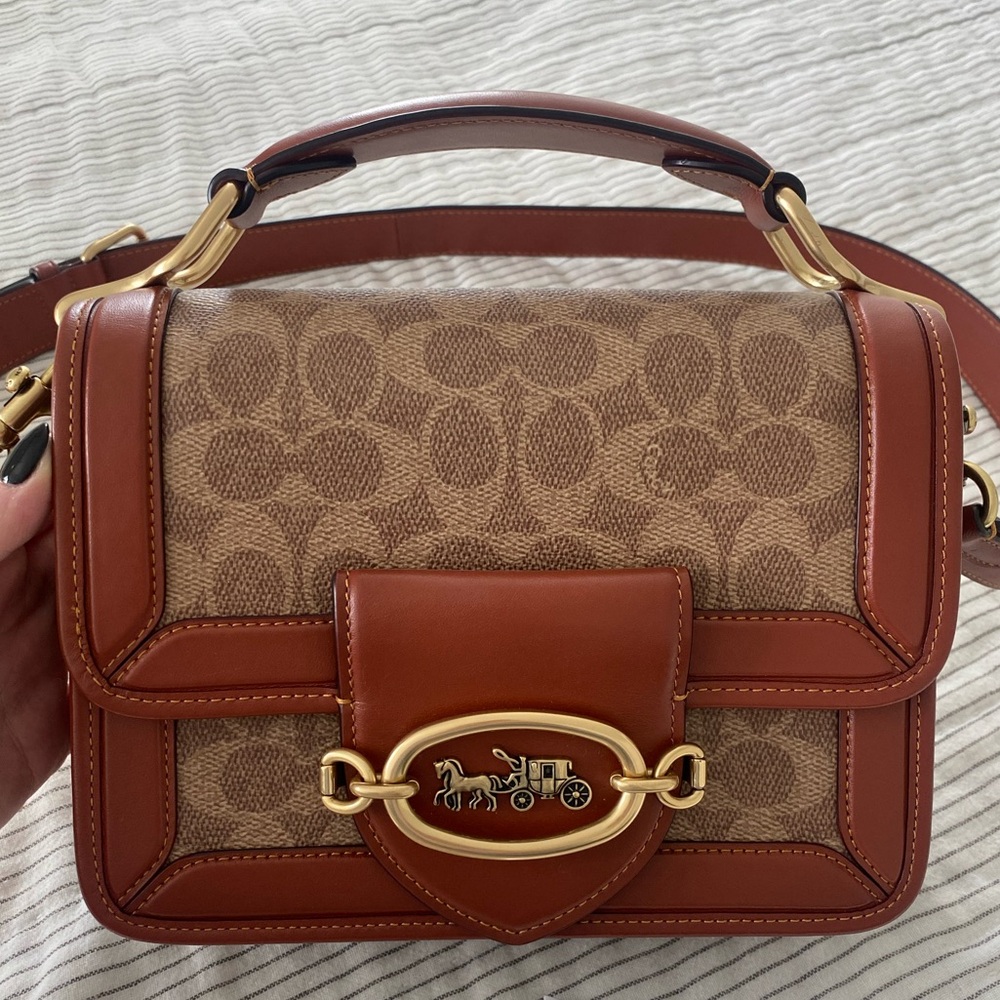 Coach Hero Shoulder Bag Signature Canvas